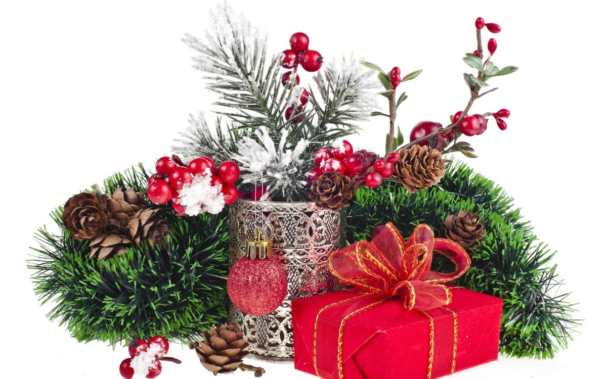 Новогодняя композиция на белом фоне