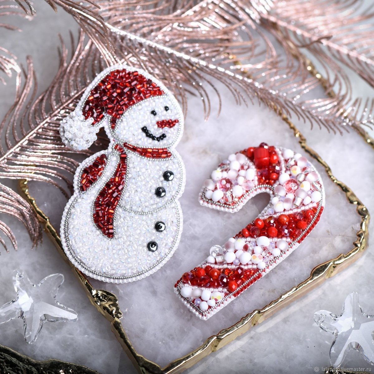 Новогодние броши из бисера