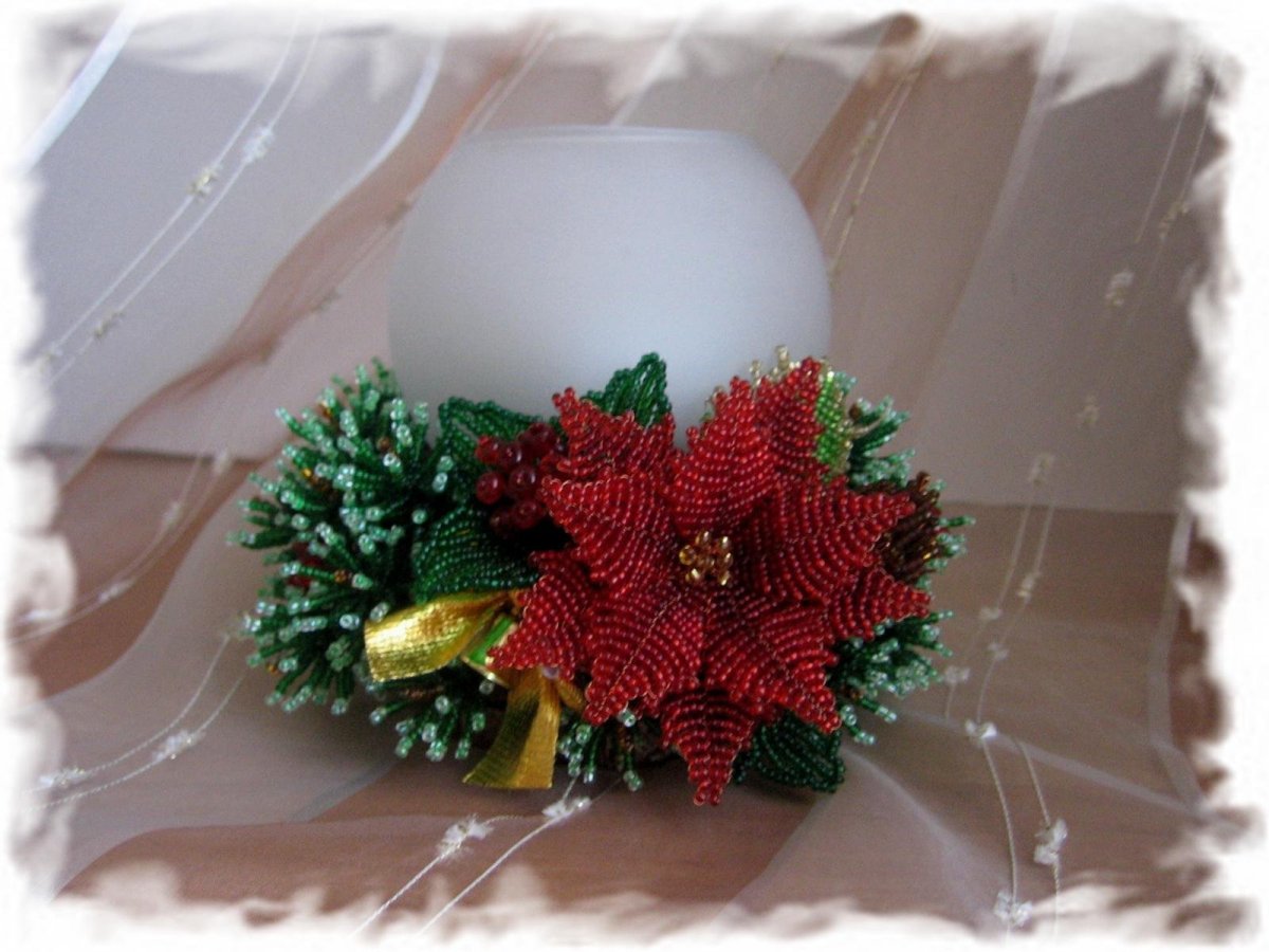 Брошь домик из бисера