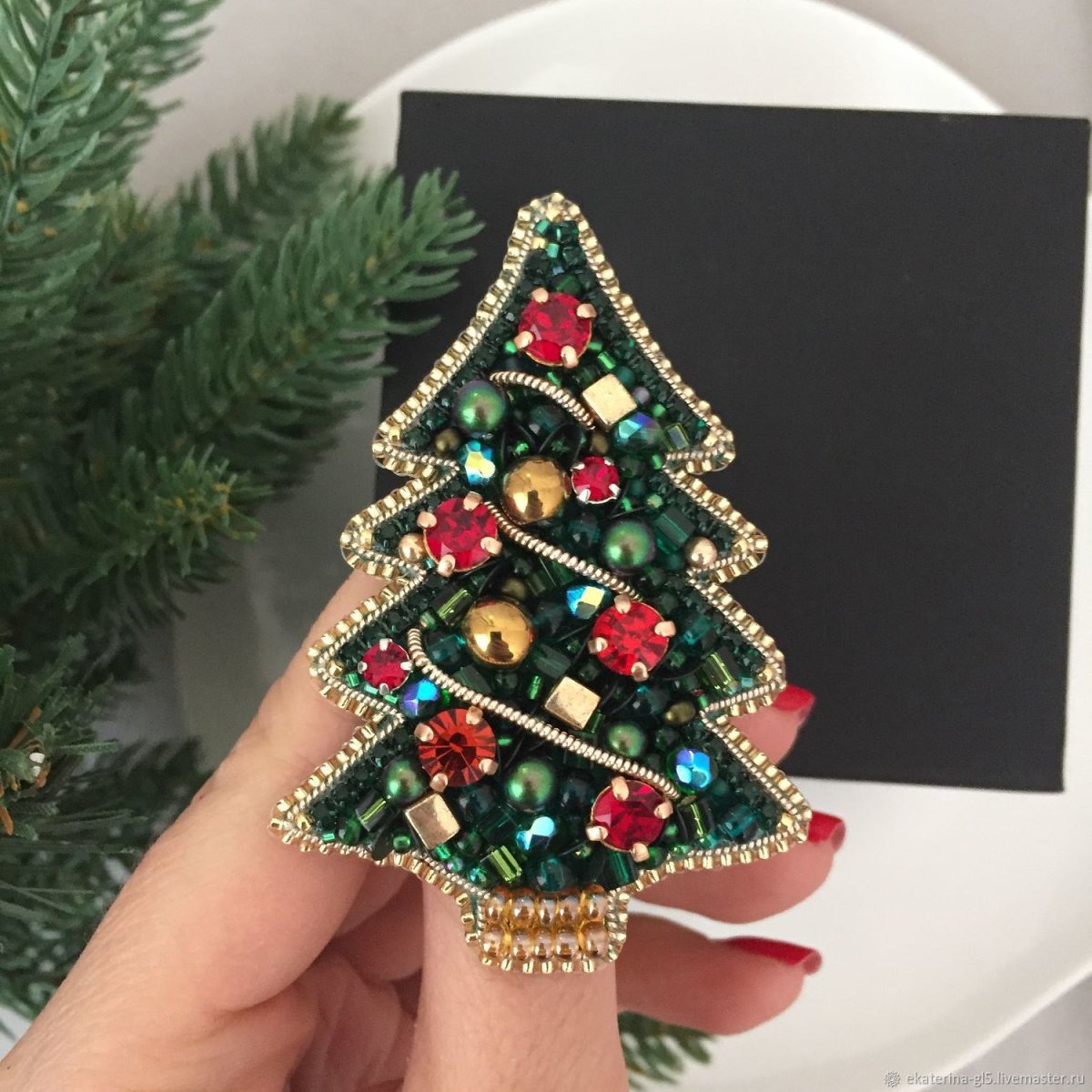 Новогодние брелки из бисера