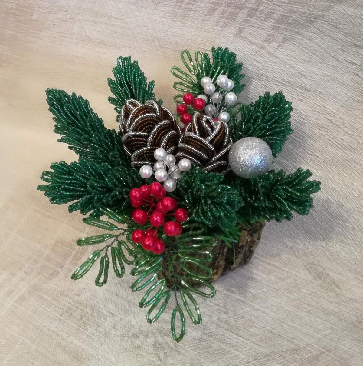 Новогодний леденец из бисера