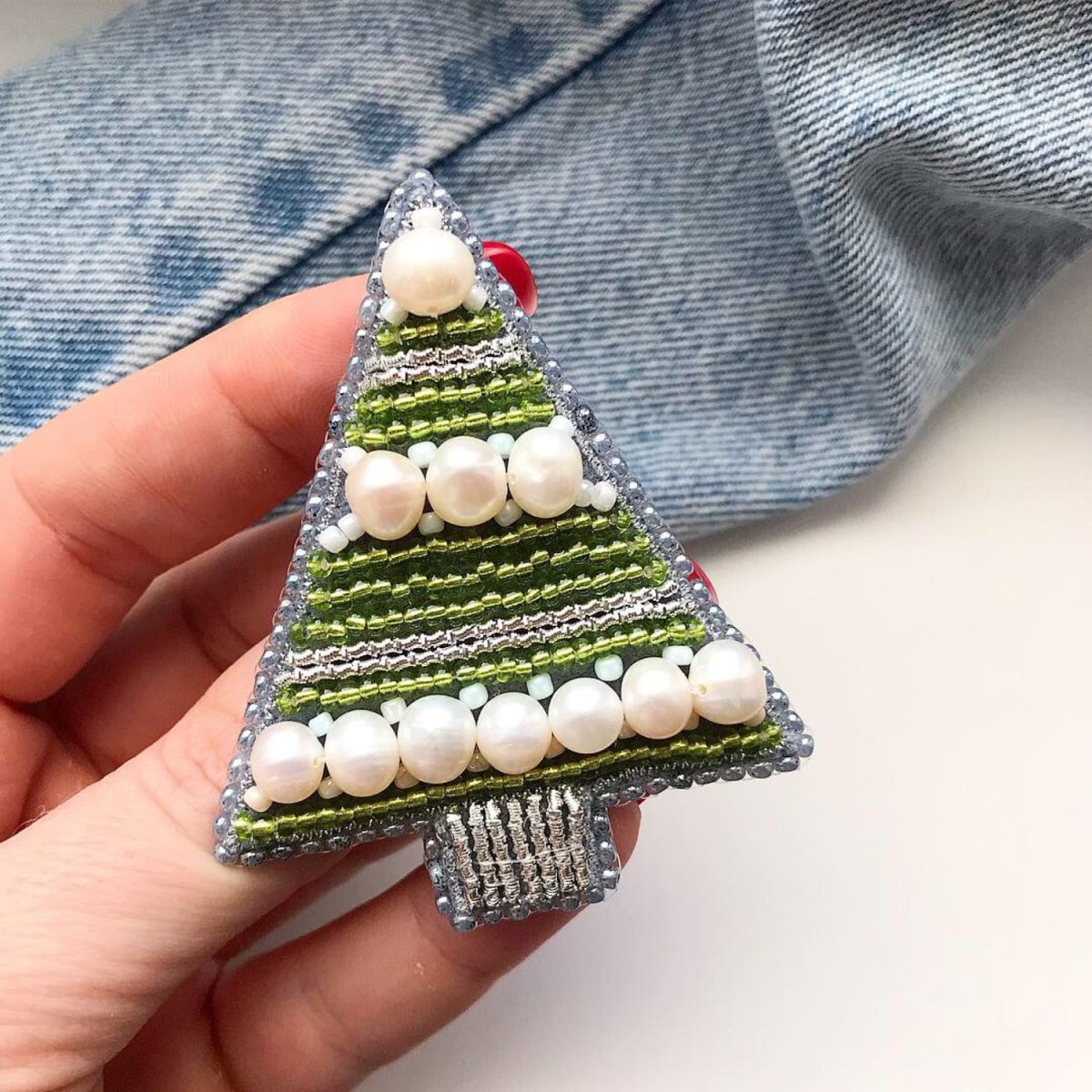 Елочка с игрушками из бисера