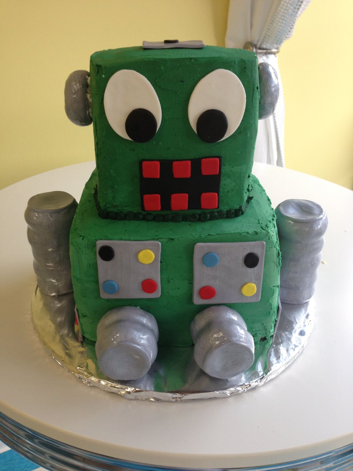 Торт с роботами