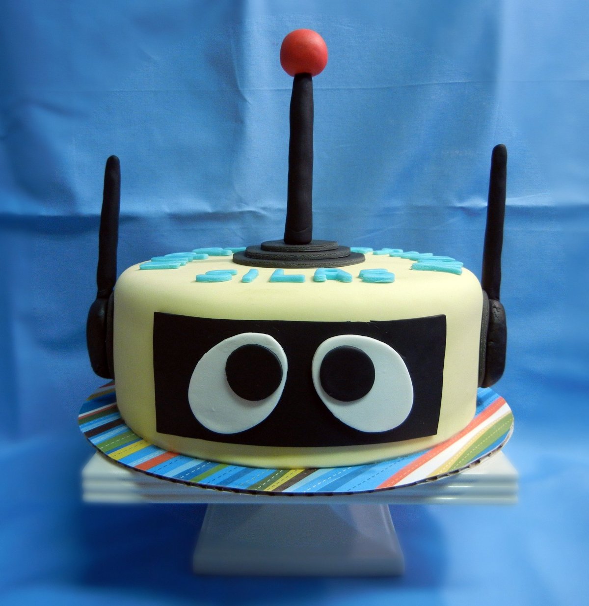 Торт с роботами