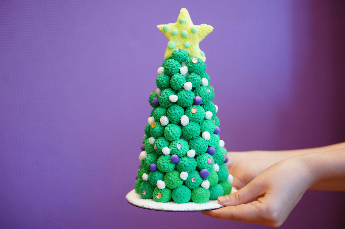 Новогодняя елка из пластилина