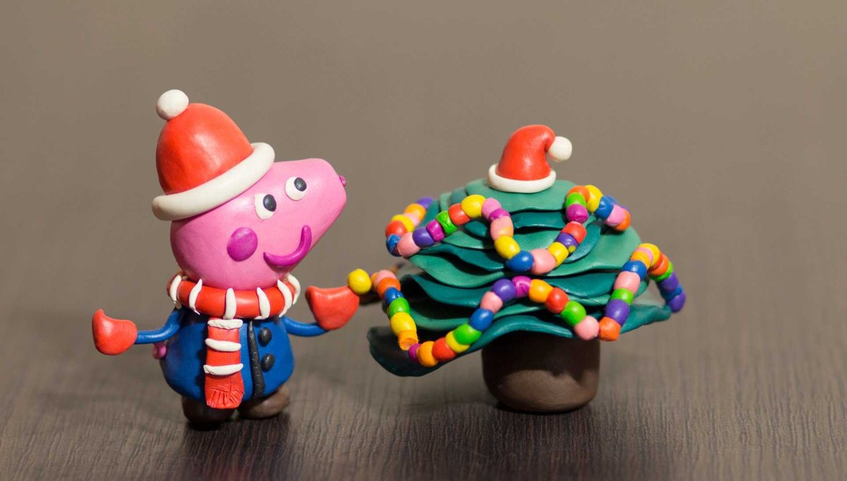 Новогодние поделки из пластилина