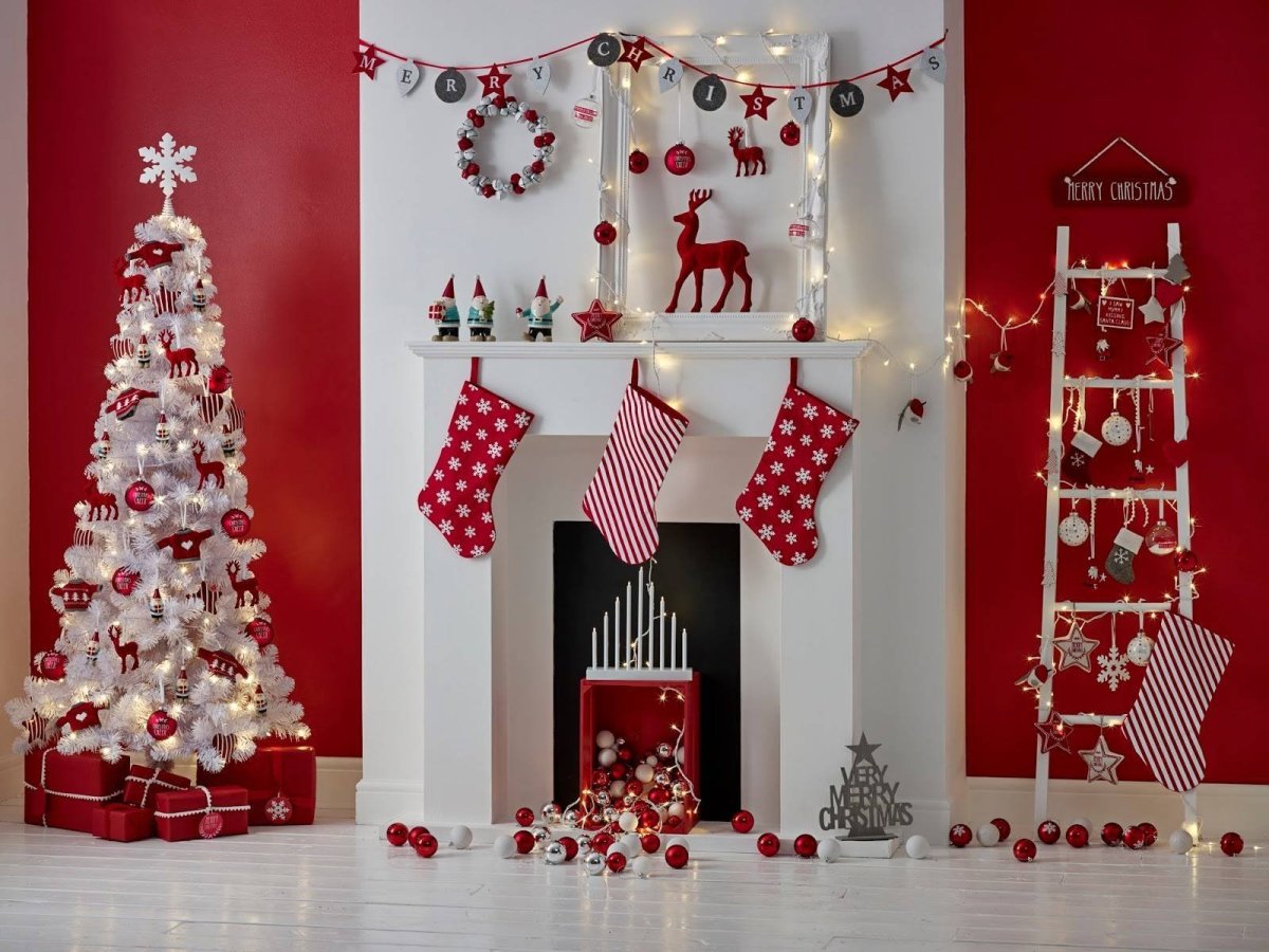 Украшение интерьера снежинками