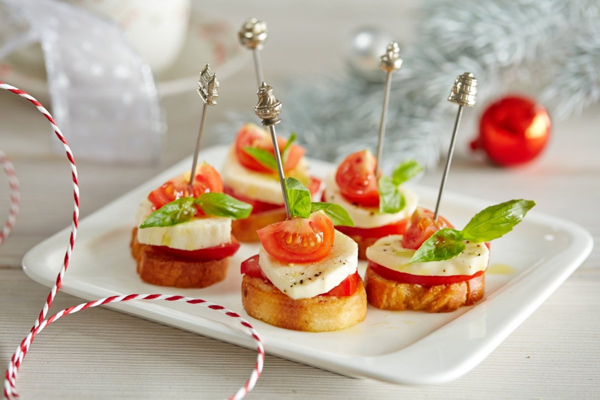 Канапе Капрезе