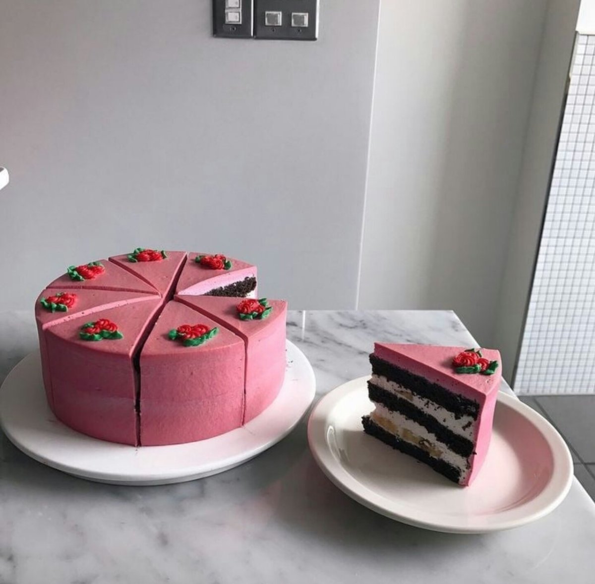 Торт с черешней декор