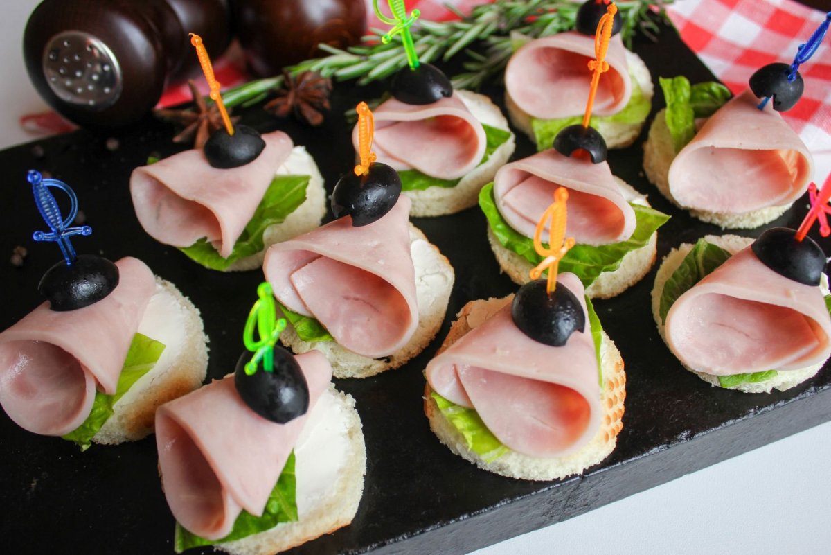 Канапе с творожным сыром