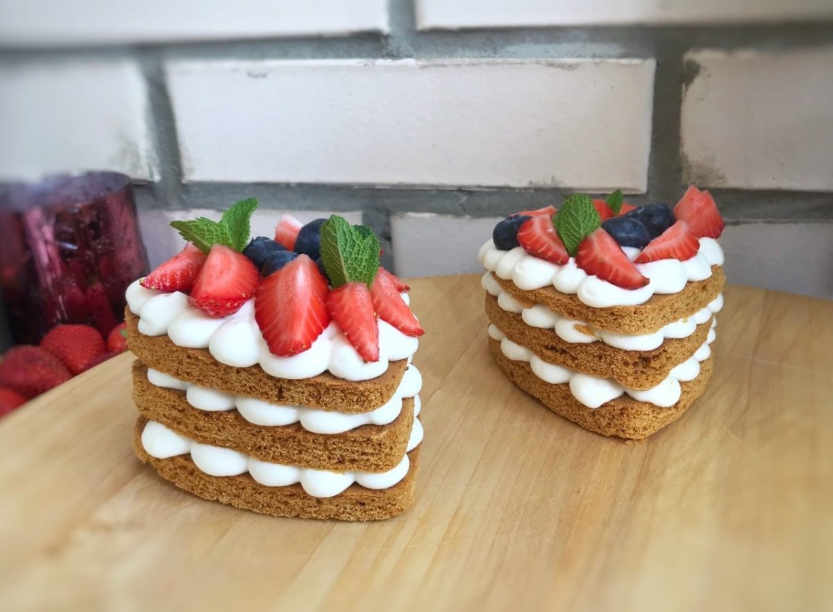 Новогодние пирожные из коржей фото