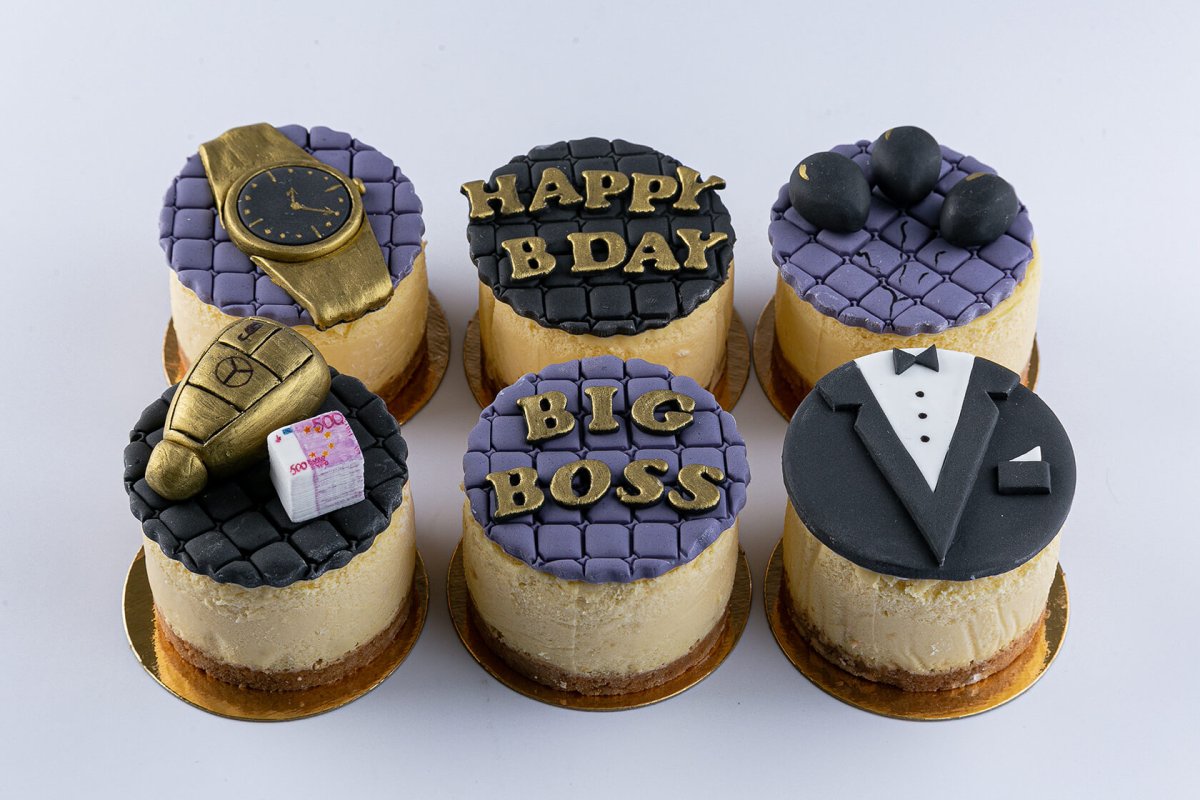 Капкейки для руководителя мужчины