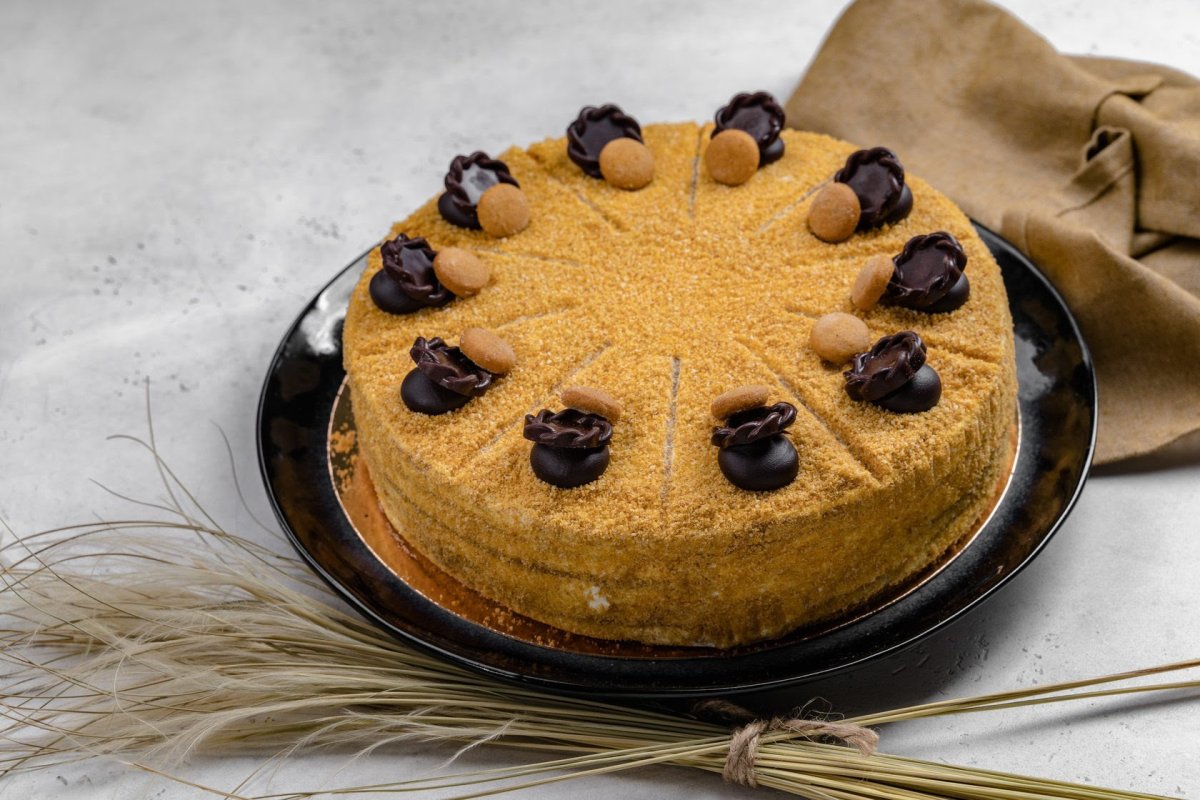 Медовик декор торта