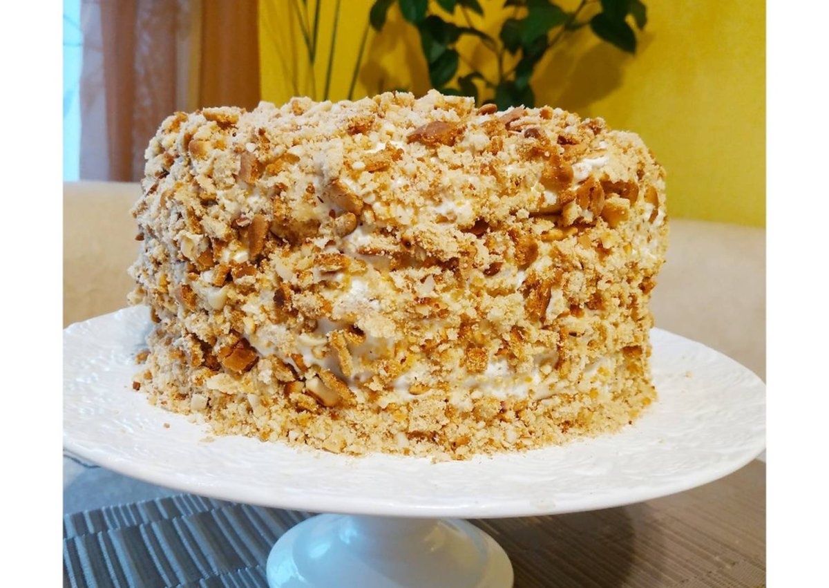 Торт Королевский с безе и орехами