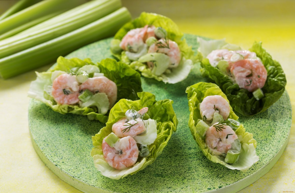 Салат - коктейль «Оливье с креветками»