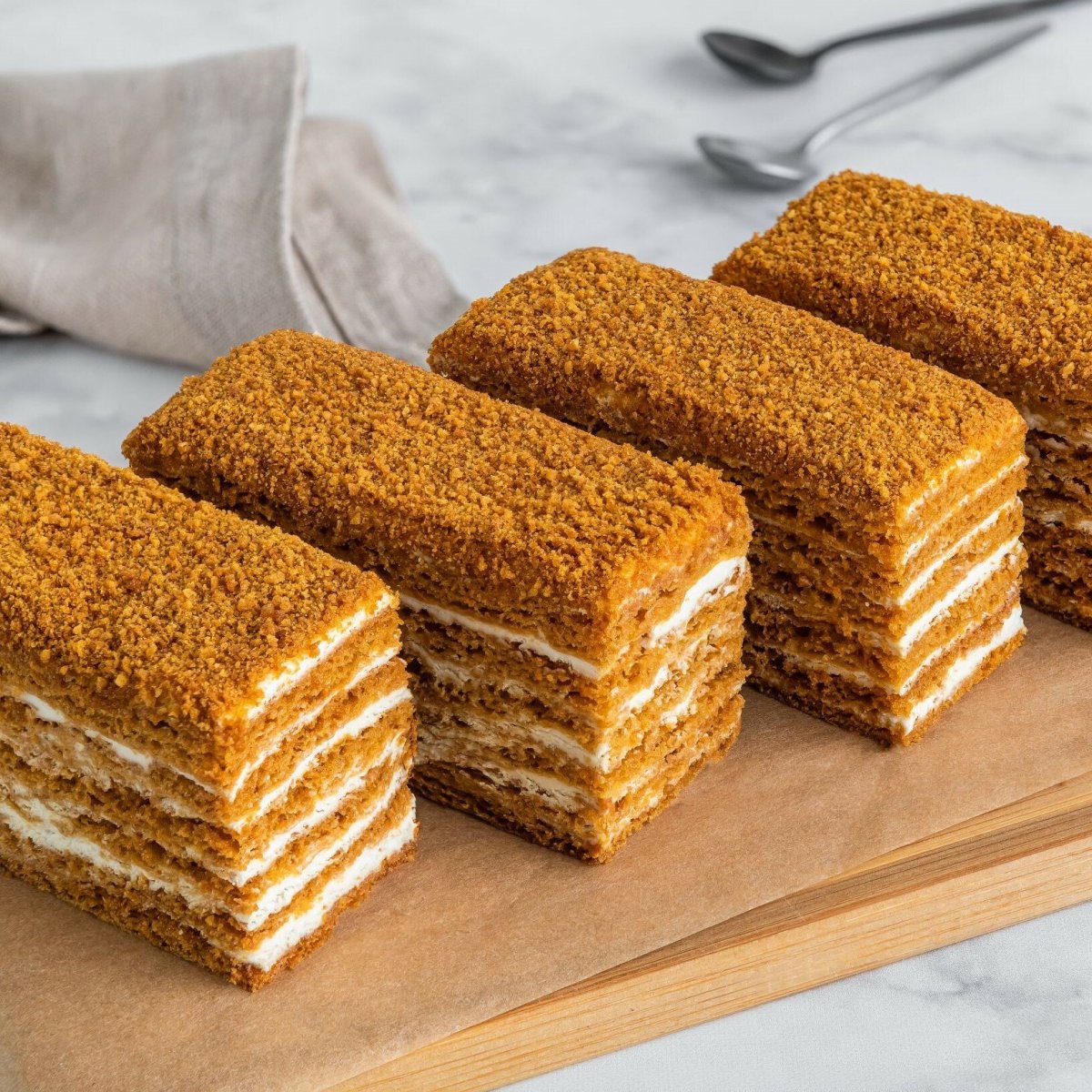 Медовик сметанник