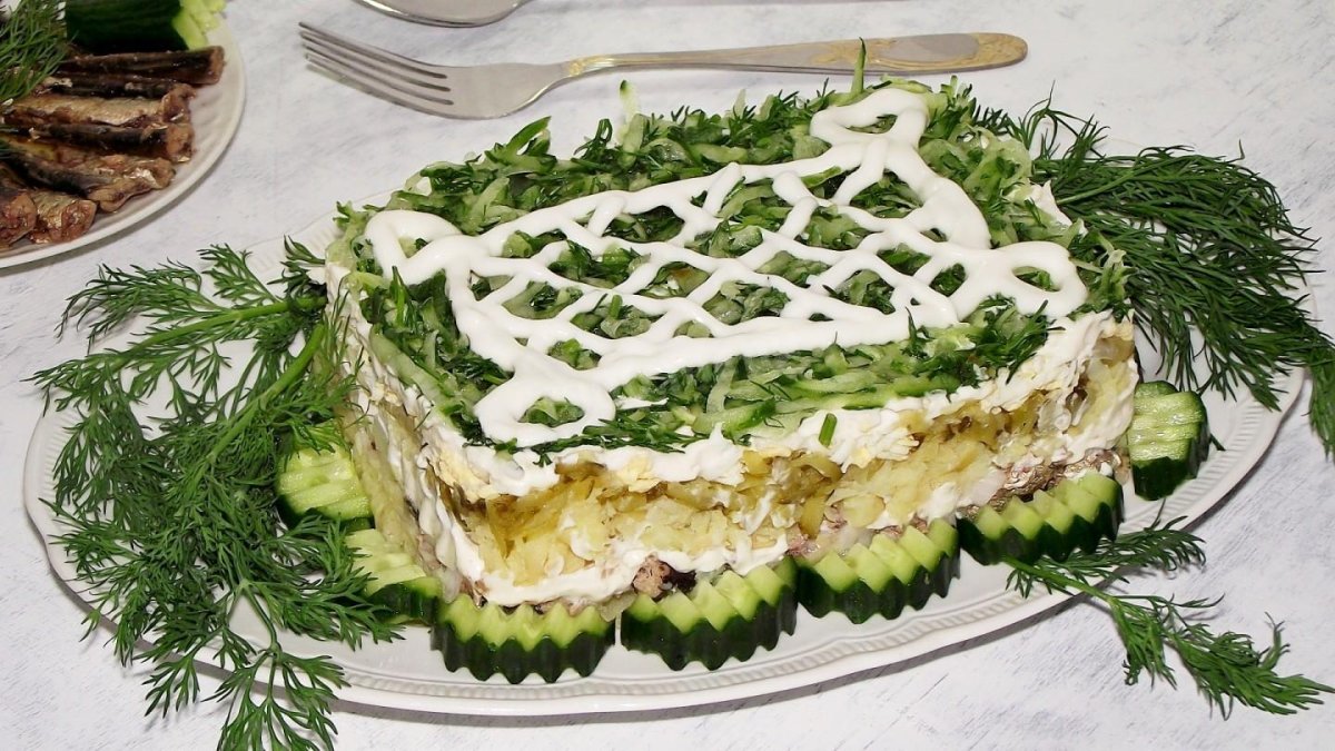 Салат с ананасом и курицей