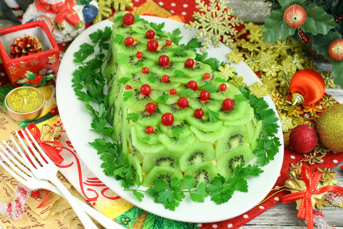 Салаты слоёные на праздничный стол с курицей