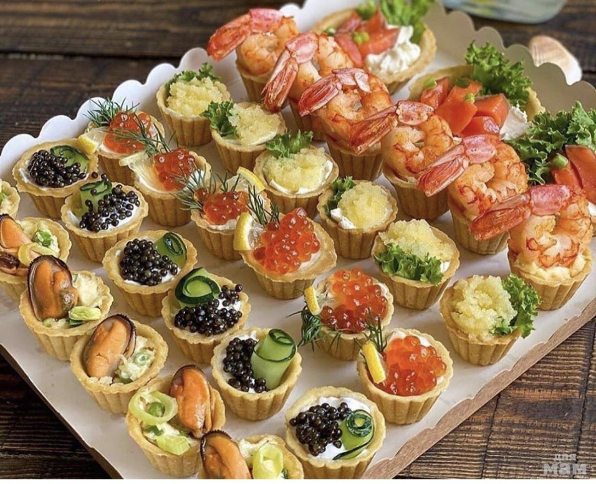 Канапе с ветчиной и черри