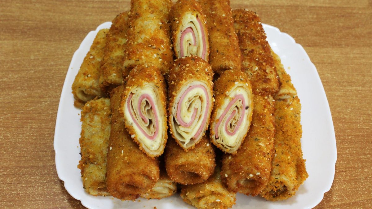 Омлетный рулет закусочный