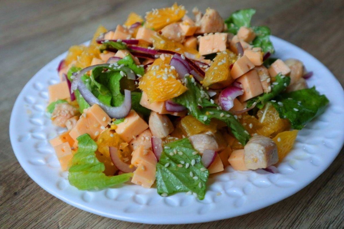 Салат с апельсином и курицей