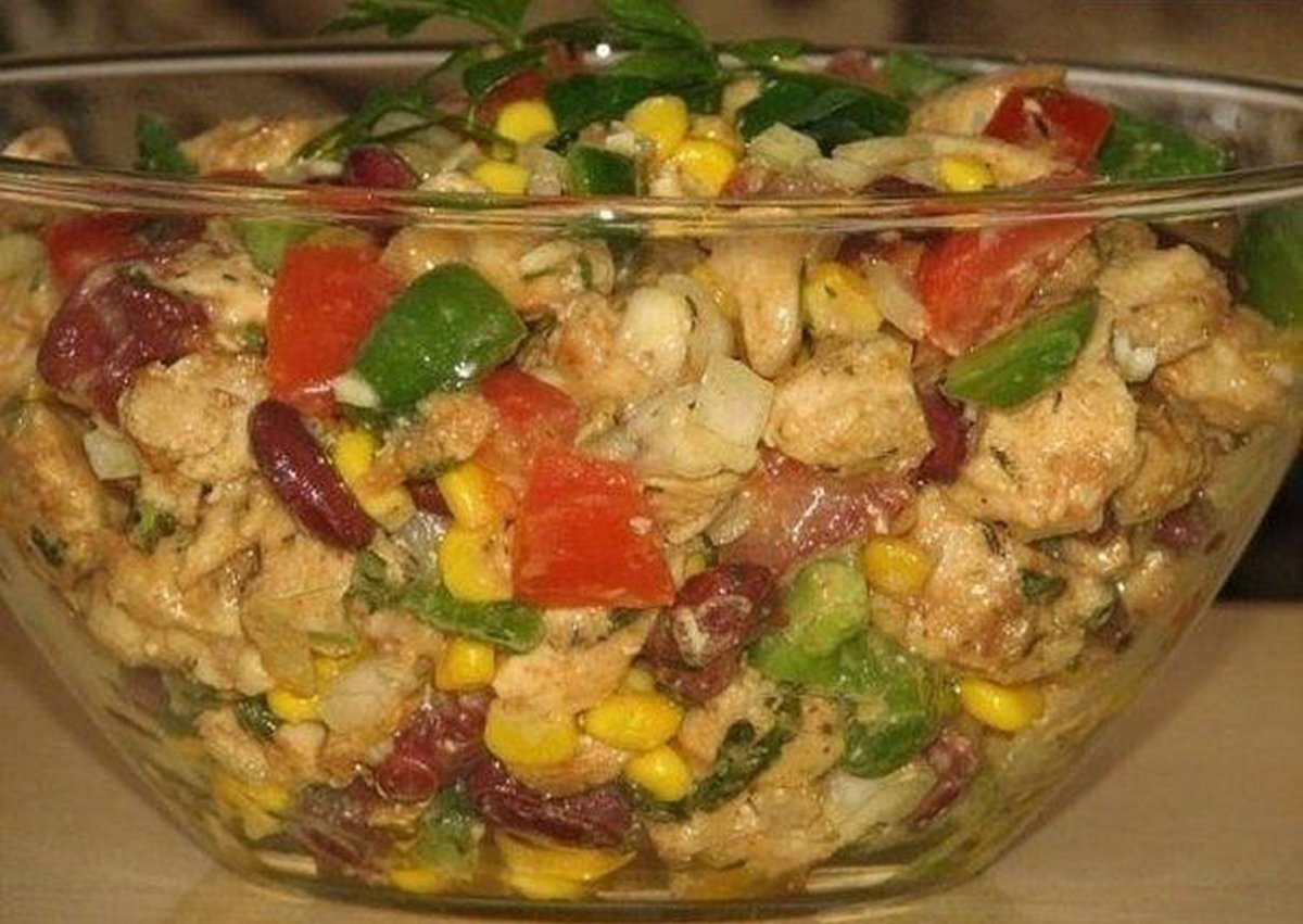 Салат Лесная Полянка с опятами