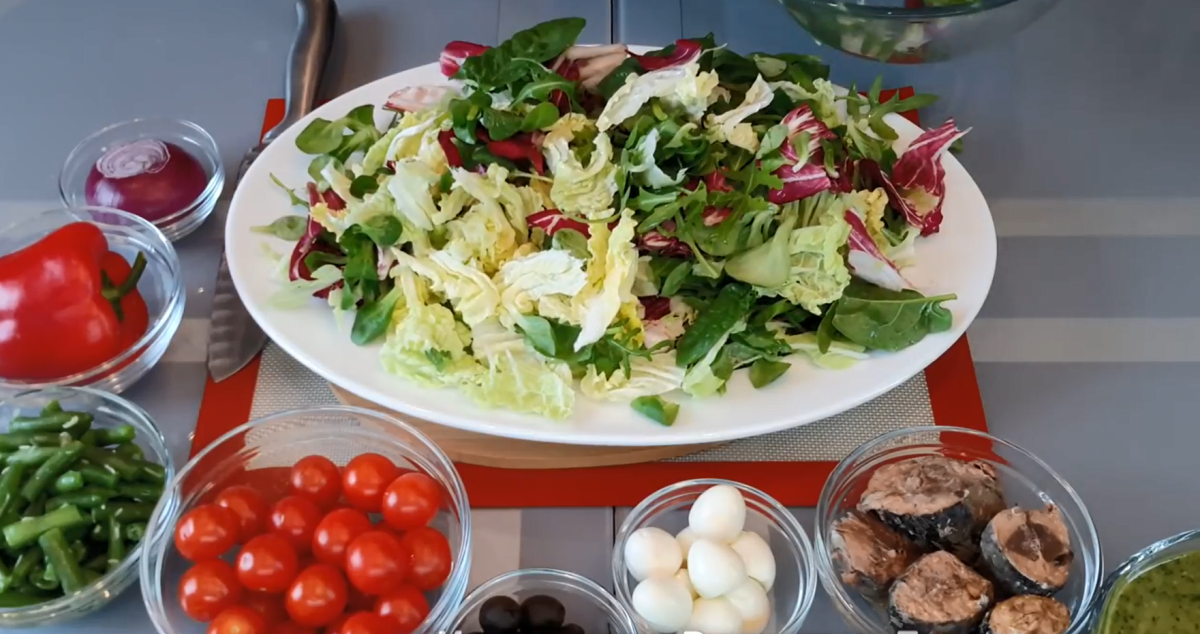 Салат с говядиной и фасолью