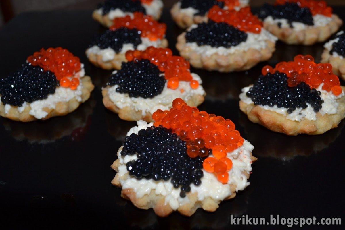 Украшение бутербродов с икрой