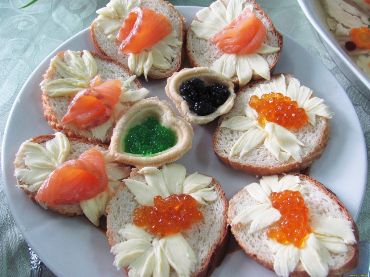 Оригинальные бутерброды на праздничный