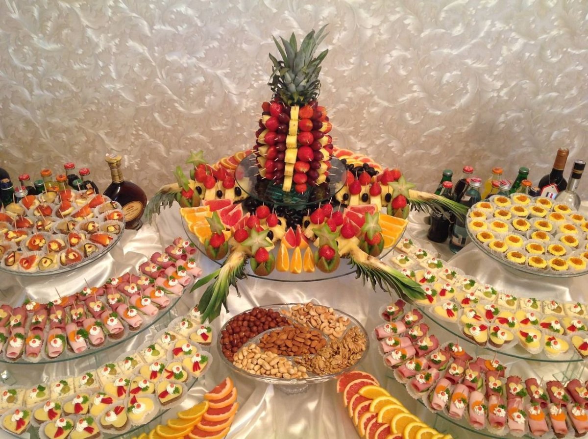 Красивый праздничный стол