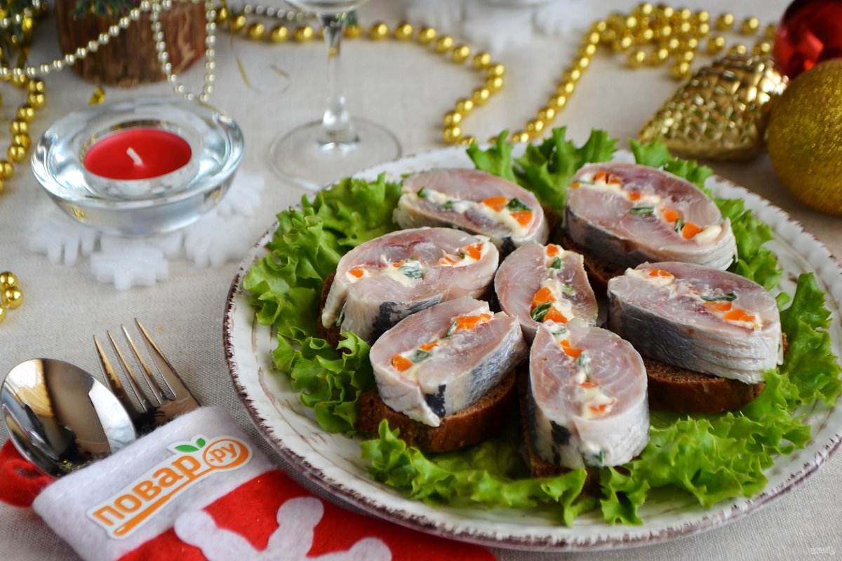 Фаршированная сельдь рулет