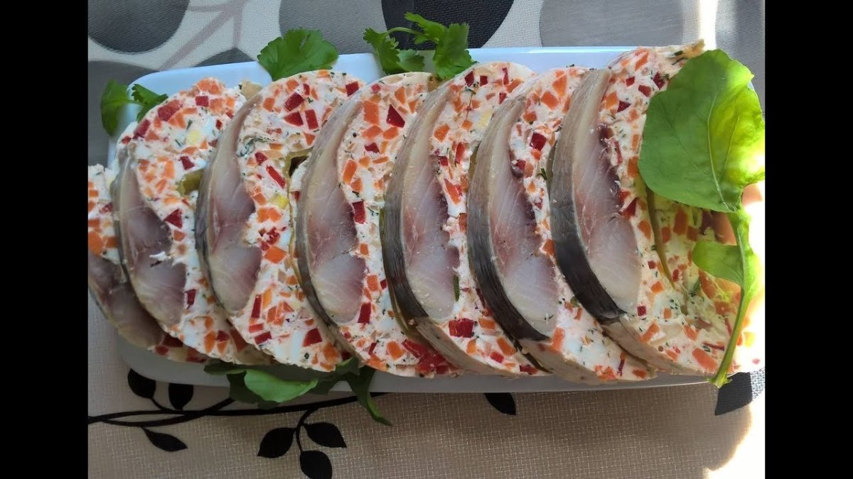 Закусочный рулет из сельди