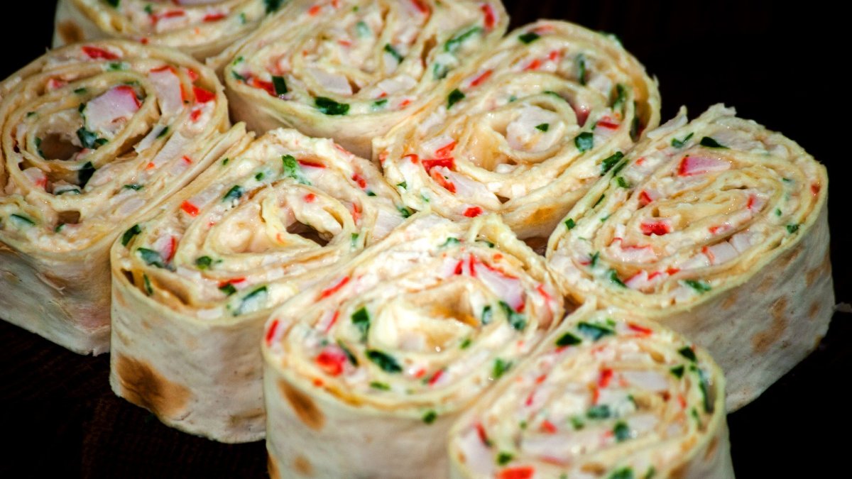 Рулет из лаваша с сыром