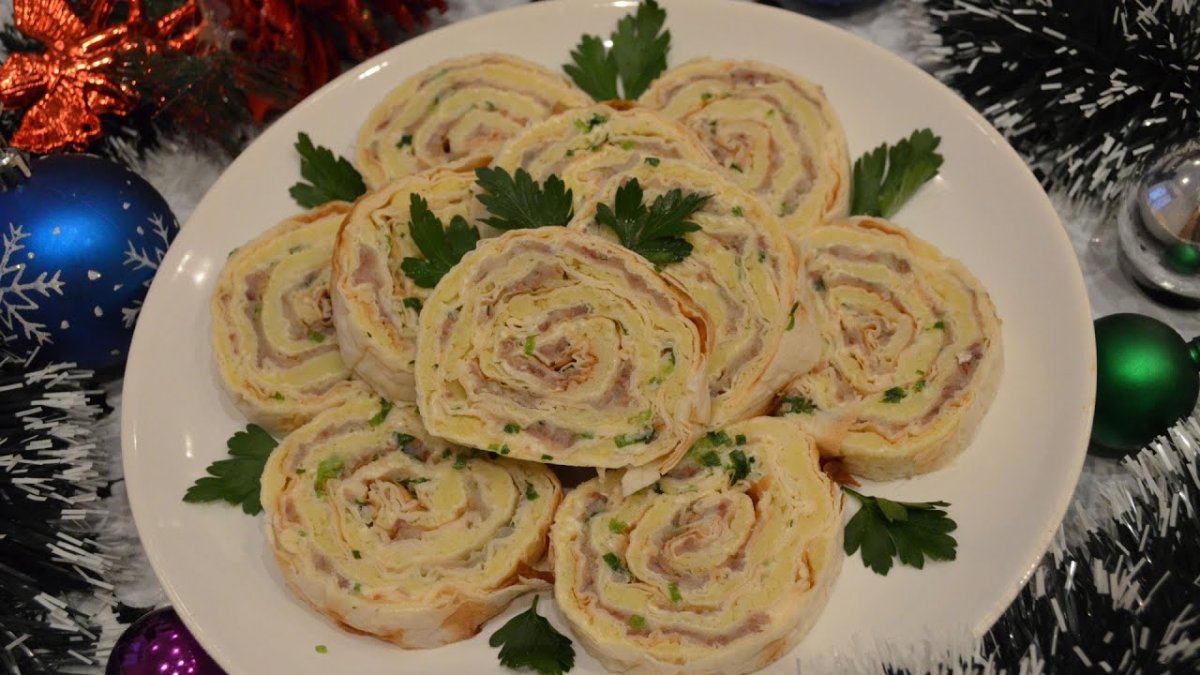 Омлетный рулет закусочный