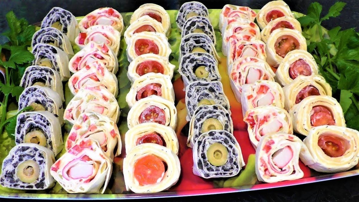 Рулет из лаваша с красной рыбой