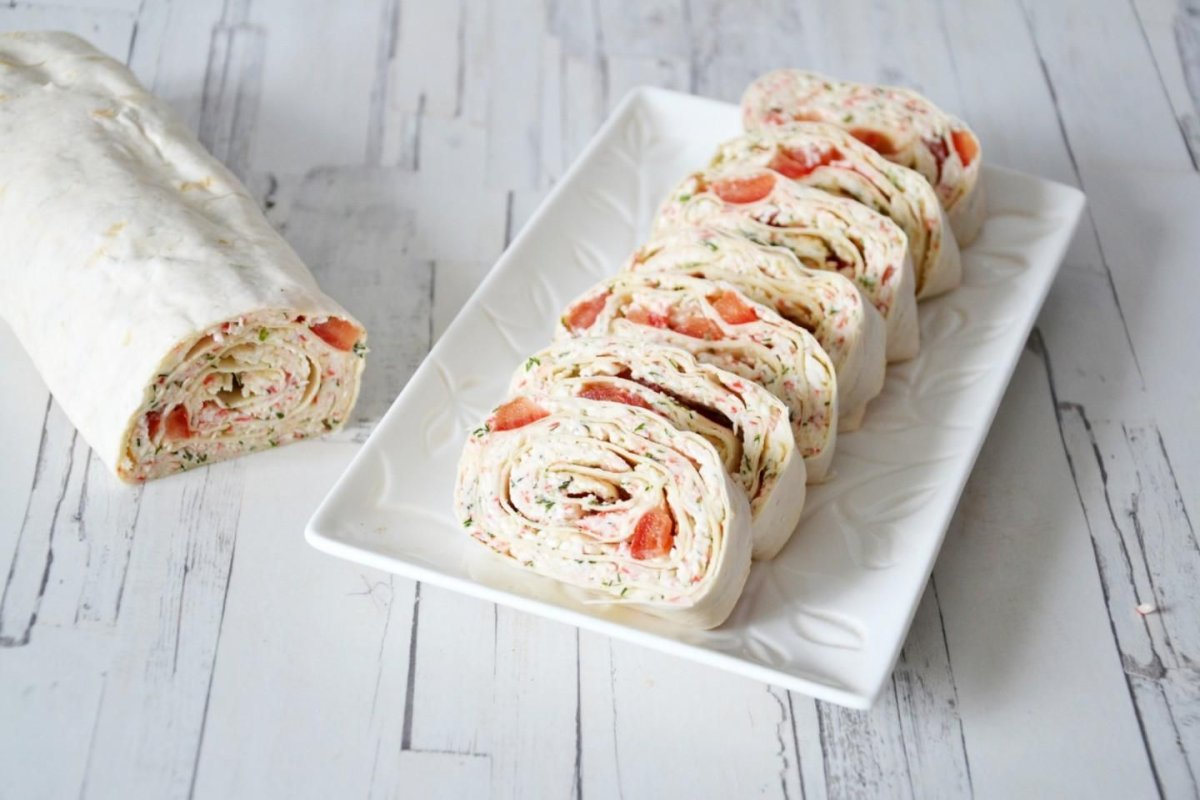 Рулет из лаваша на праздничный стол с красной рыбой