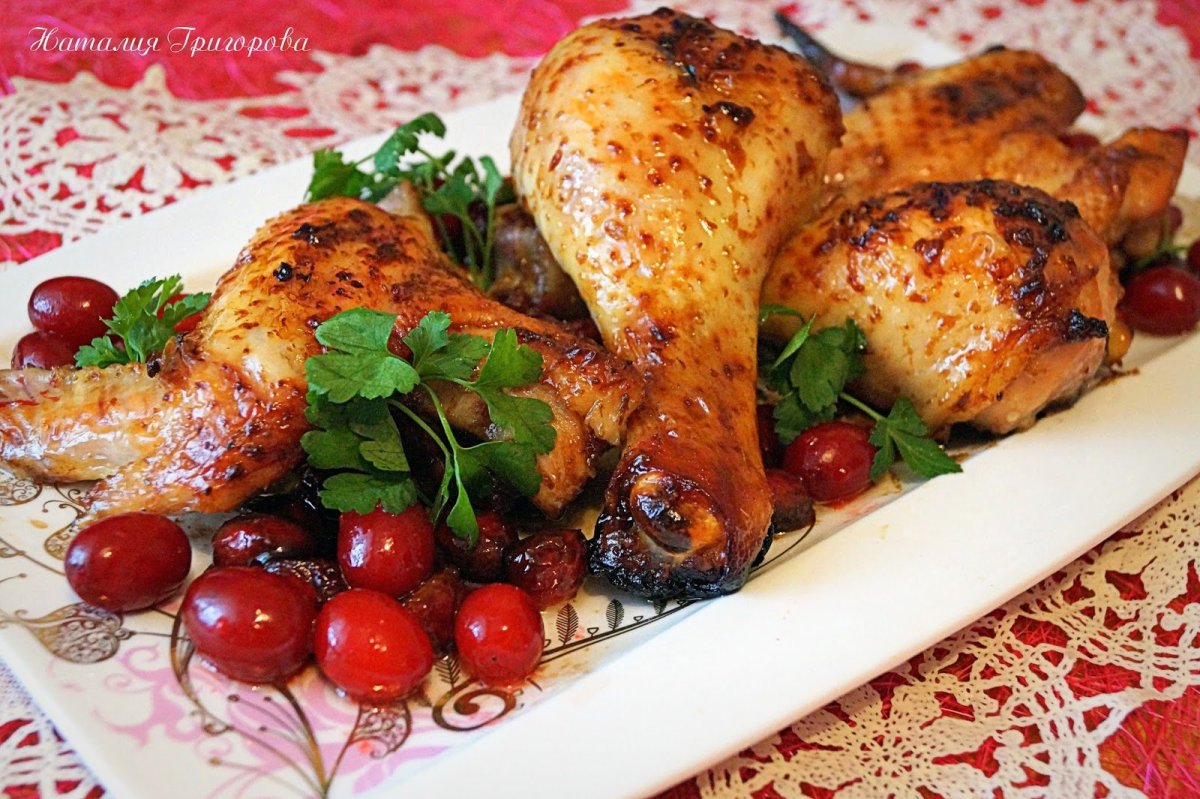 Крылышки с картошкой в духовке