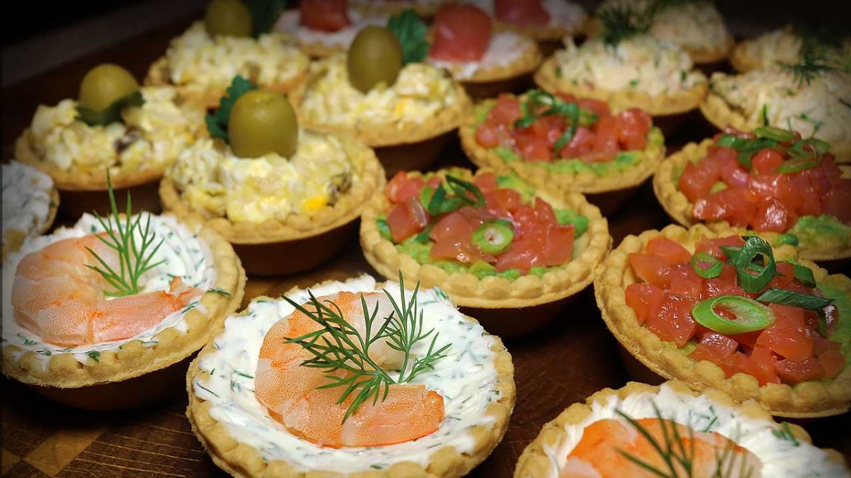 Закуски грибочки с помидорами черри