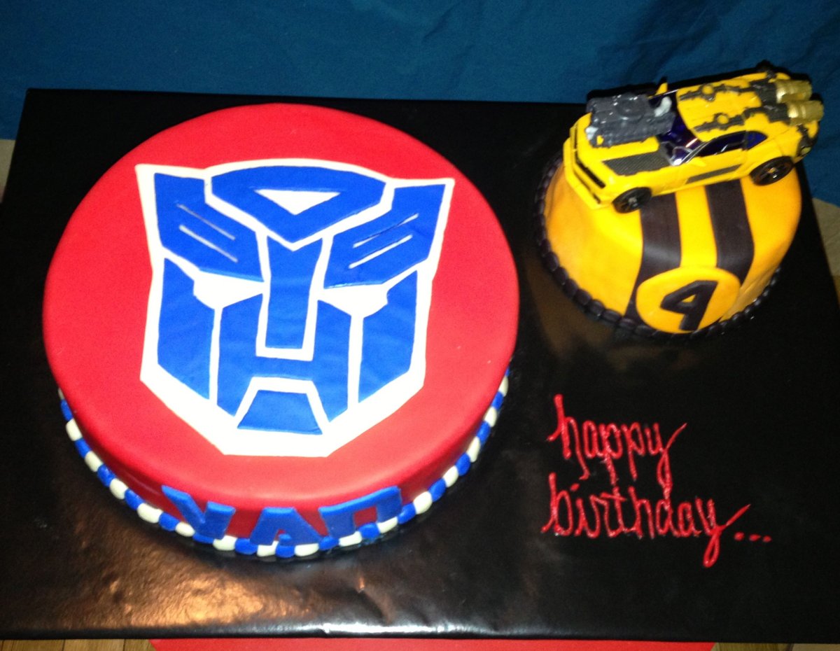 Торт кремовый с Трансформерами