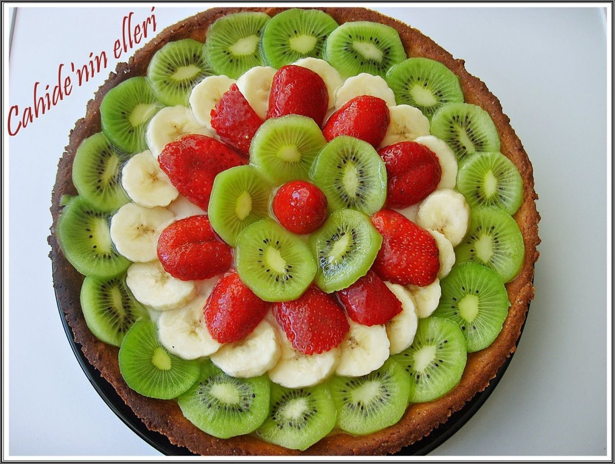 Торт с киви и клубникой