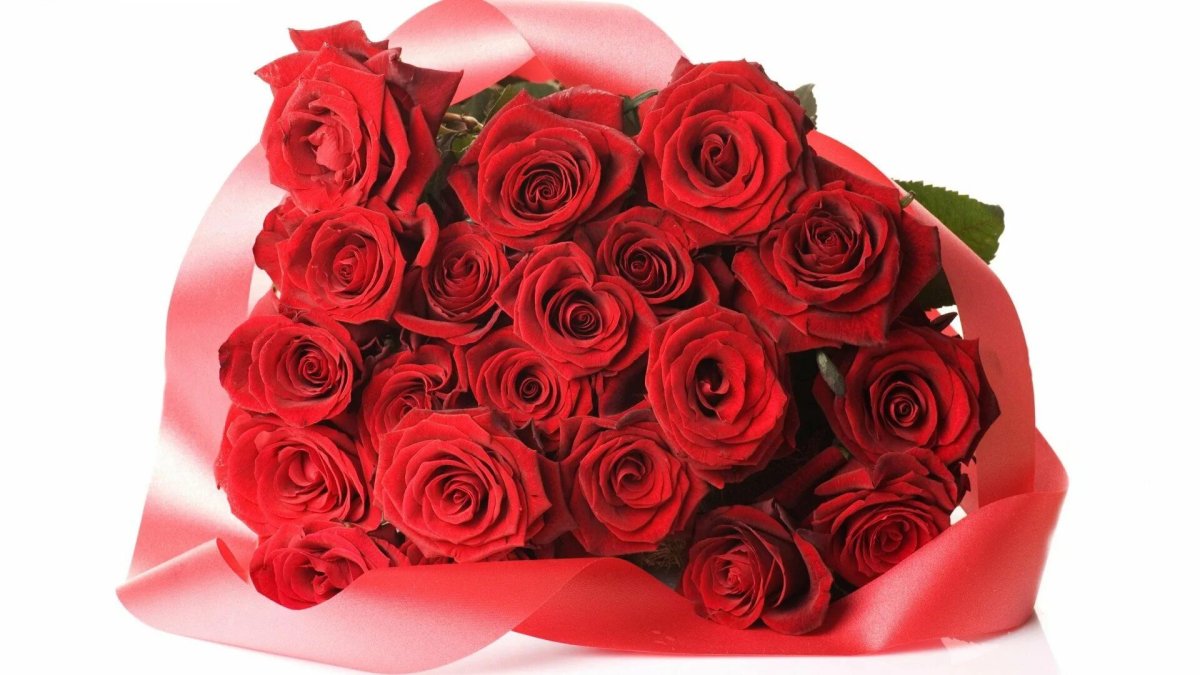 Букет красных роз с днем рождения
