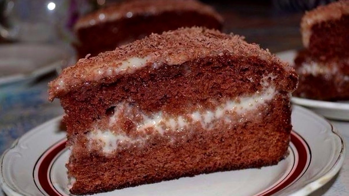 Торт со сметанным кремом и орехами