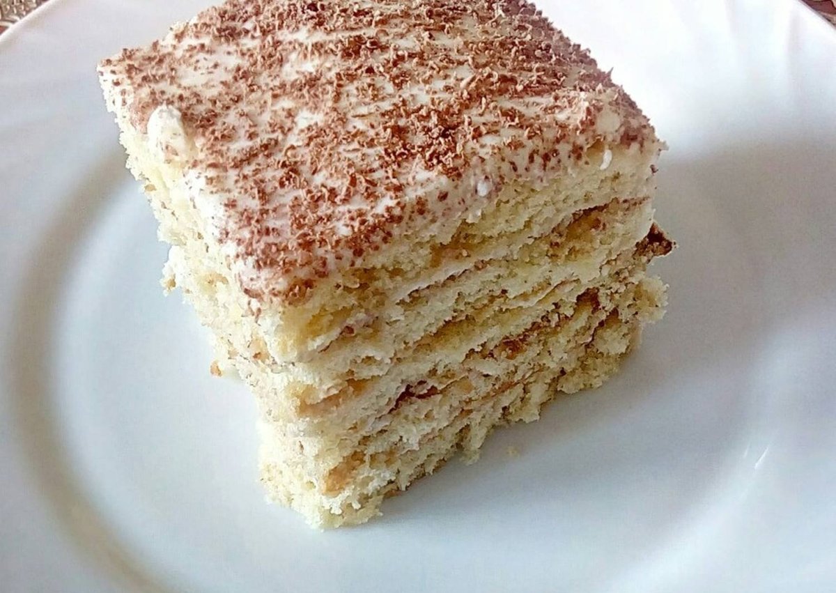 Заливной пирог с творогом и ягодами