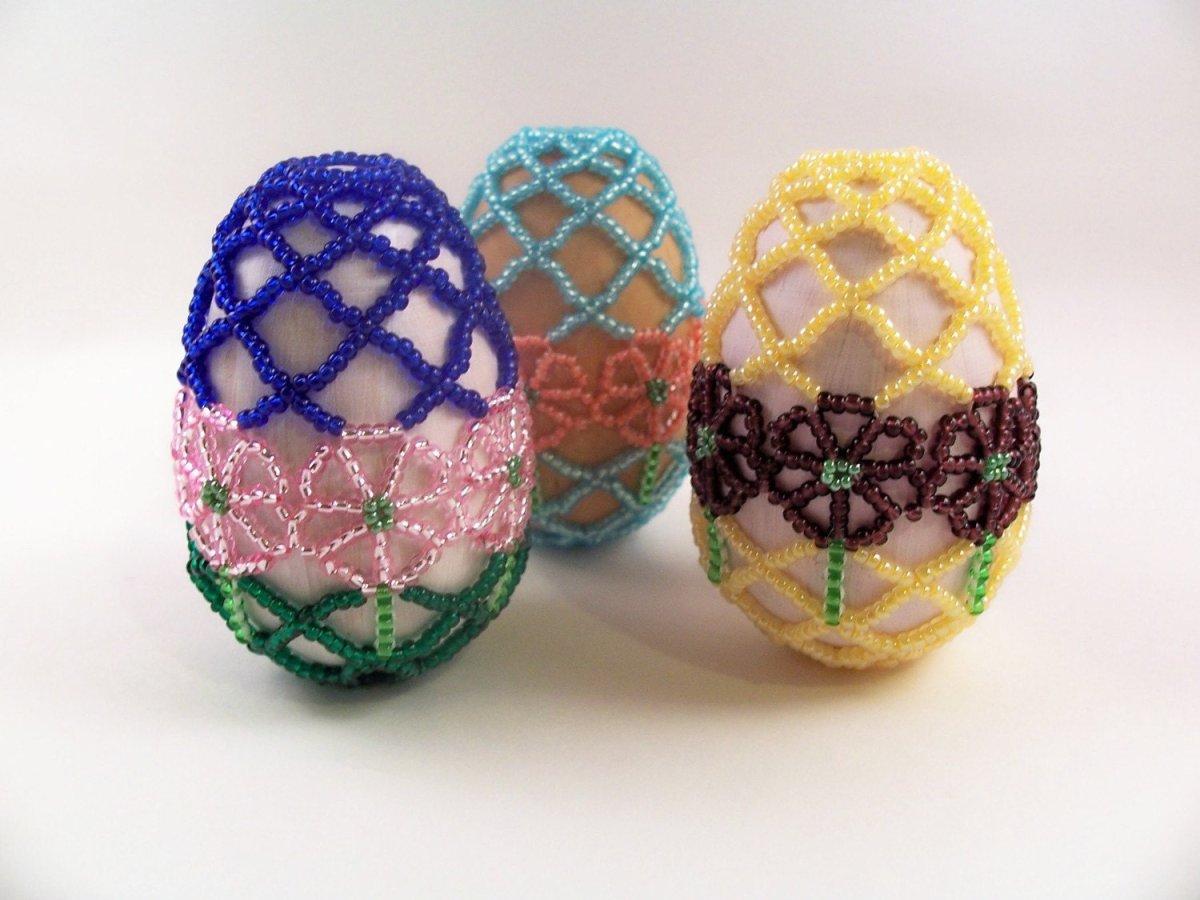 Украшение пасхальных яиц бисером