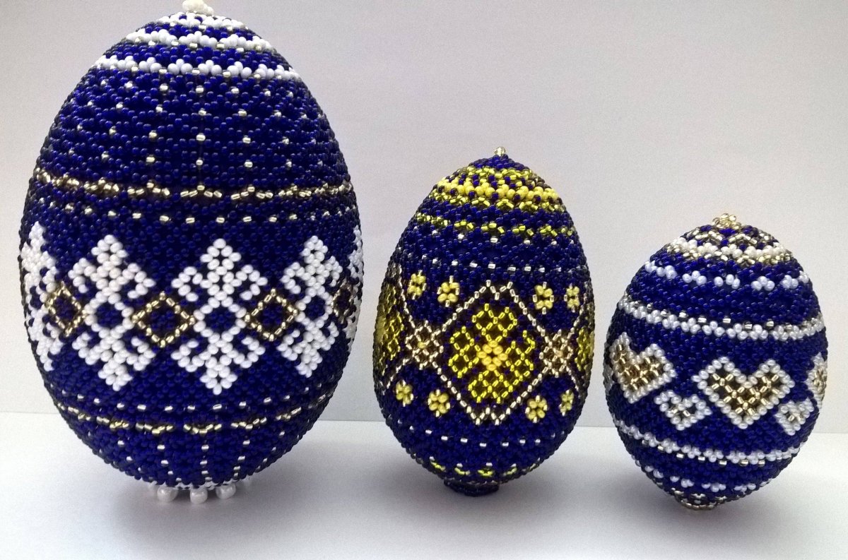 Оплетение пасхальных яиц бисером