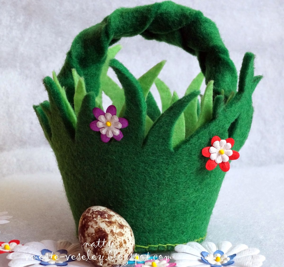 Сумочка из фетра зайчик на Пасху