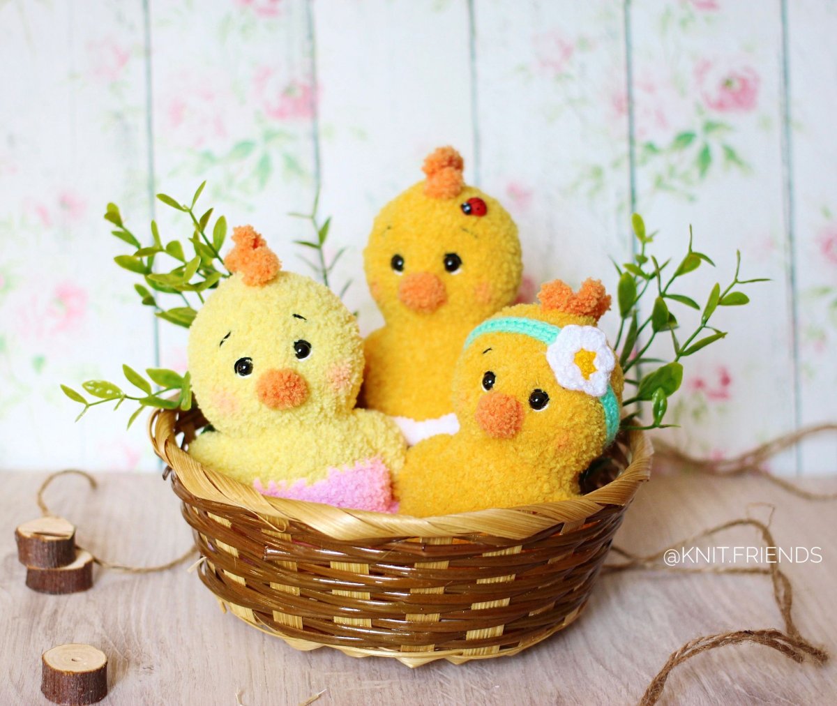 Вязаные цыплятки на Пасху