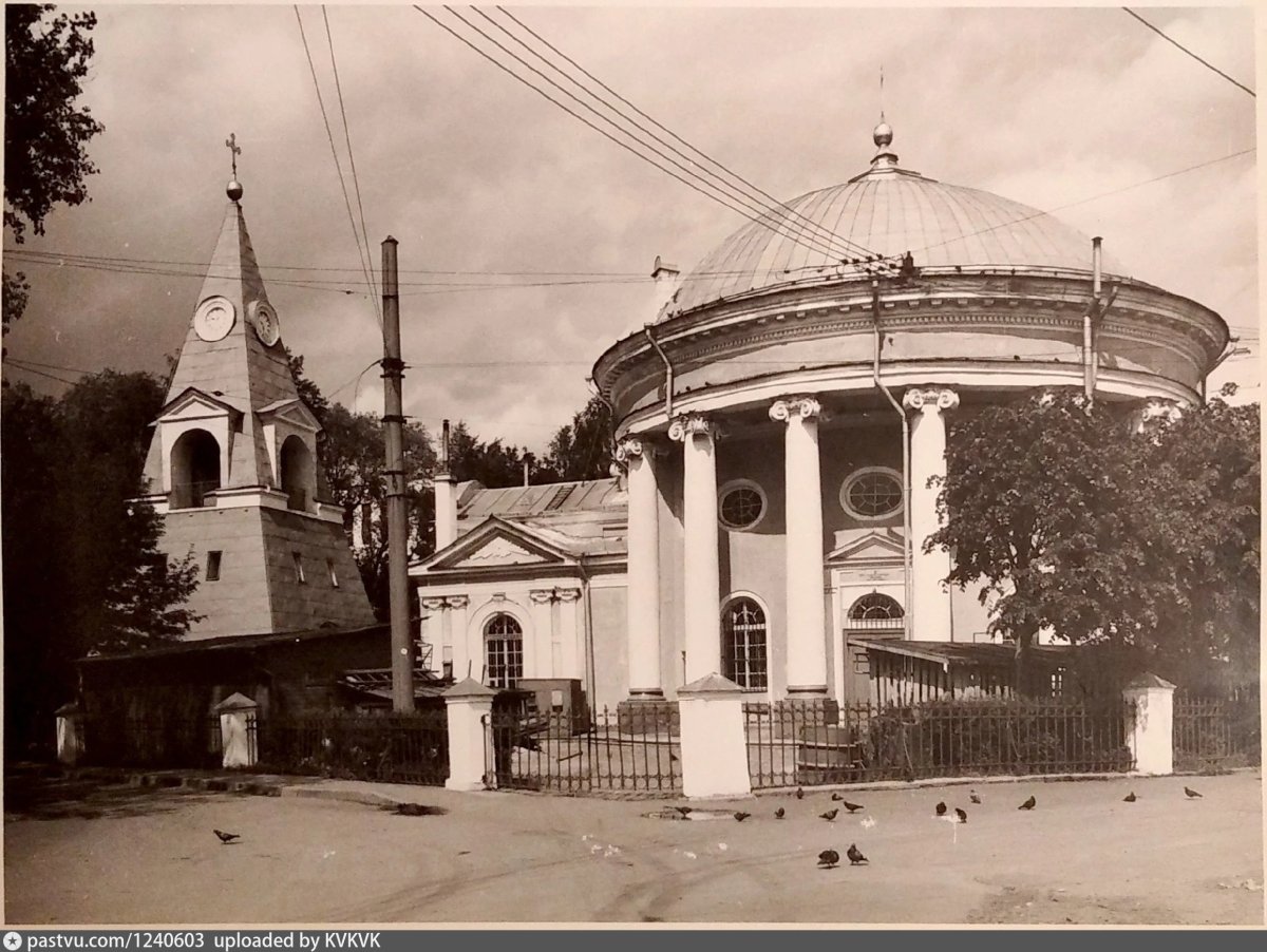 Троицкая Церковь «кулич и Пасха»
