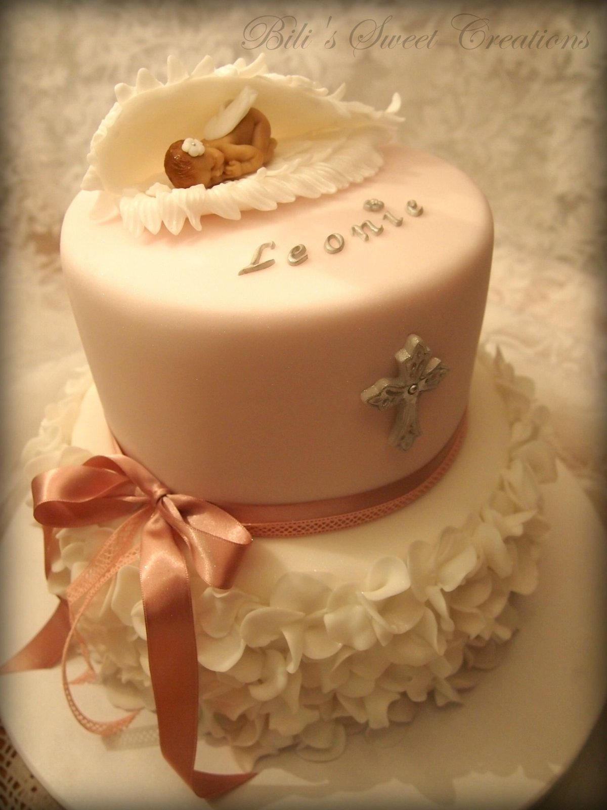 Торт на крещение с крыльями