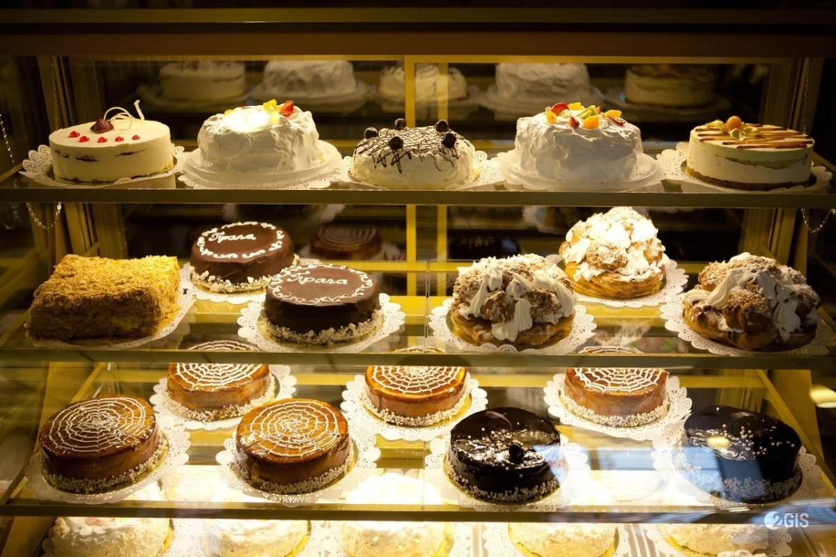 Торты в кондитерской